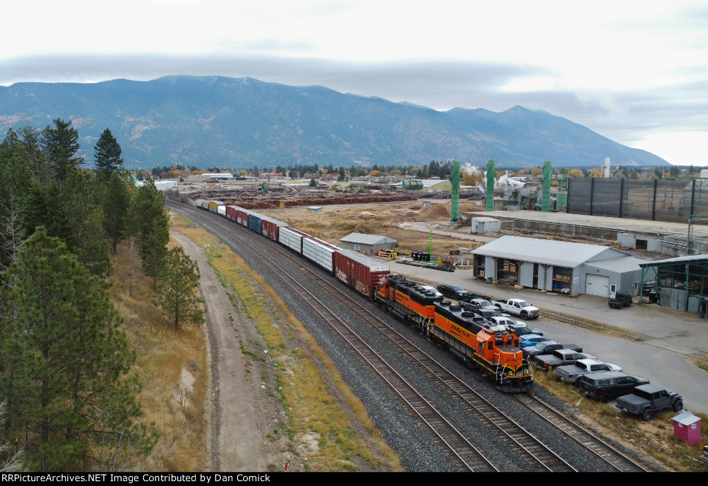 BNSF 2689 Leads the Whitefish Roadswitcher at Columbia Falls